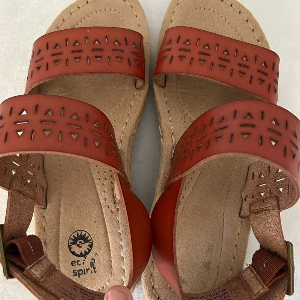 Earth Spirit Orange and Tan Sandals - Picture 7 of 8